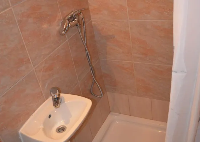 Retro In Nature Apartment