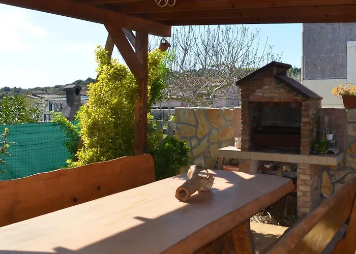 Retro In Nature Apartment